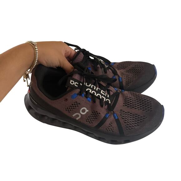 On Cloud Helion Cloudsurfer Women's sneaker in Black/Cobalt sz 9.5 - Picture 2 of 10